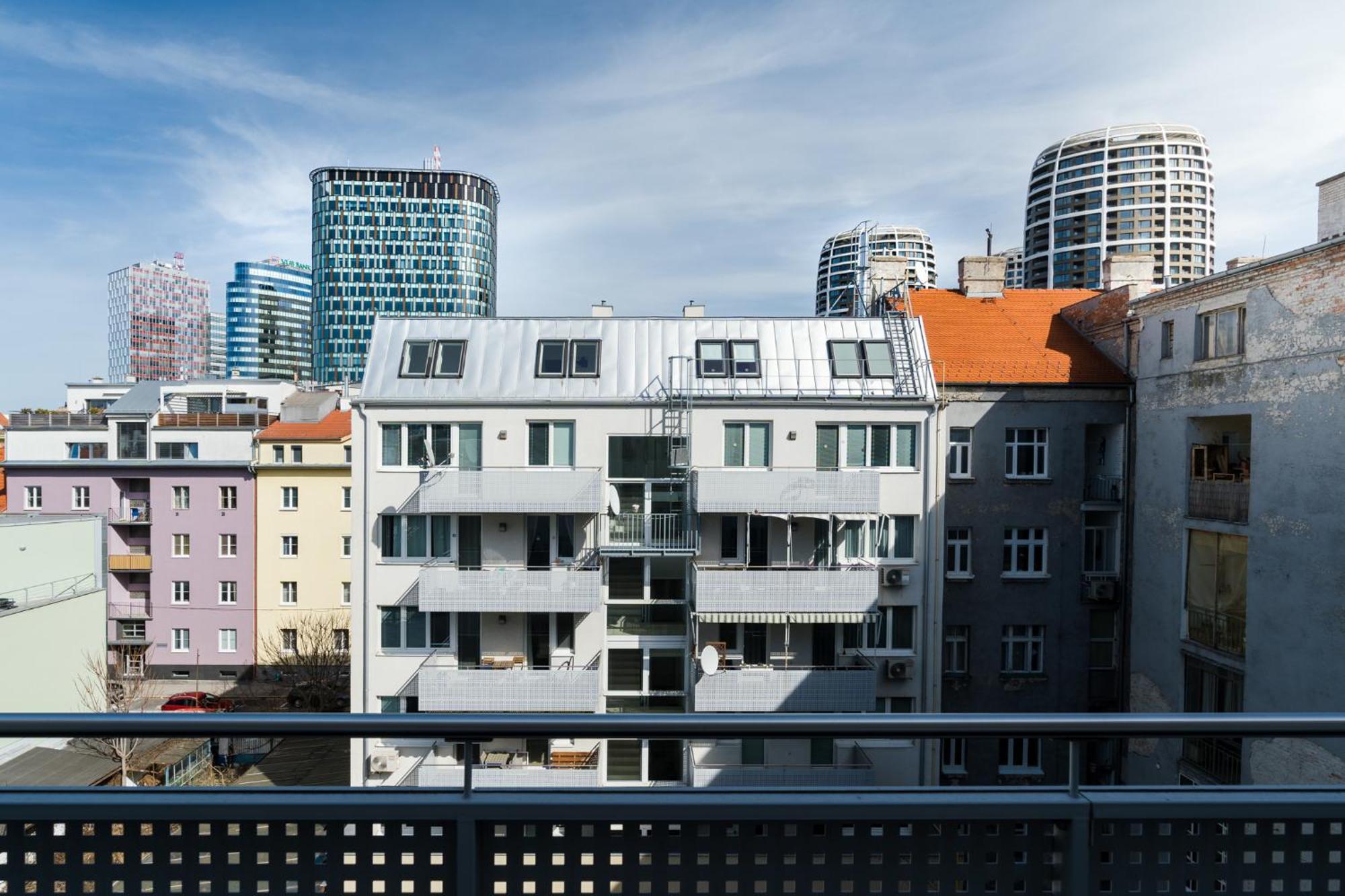 Near Sky Park & Nivy Mall With Free Parking By Ambiente Apartmán Bratislava